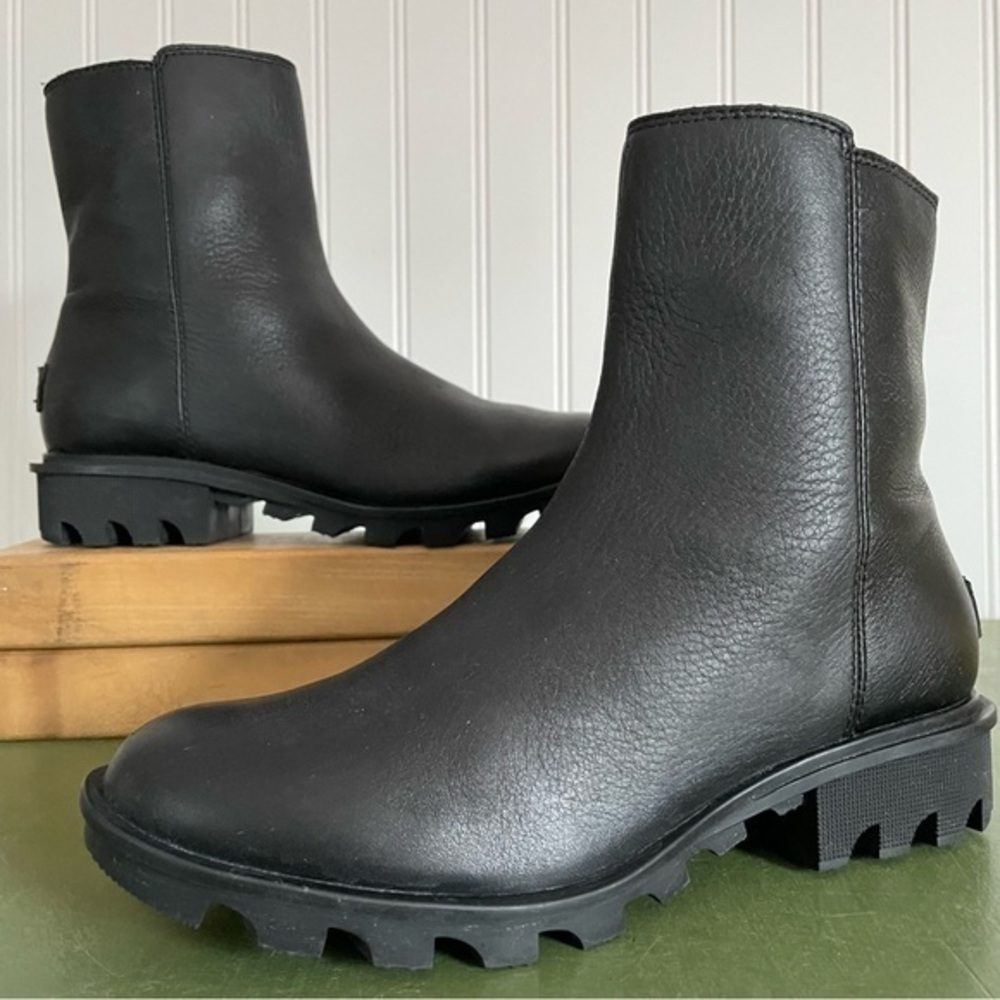 Sorel PHOENIX Waterproof Boots in Black Leather - Picture 1 of 10